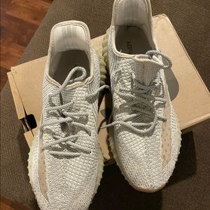 Mens Yeezy boost 350 reflective sneakers w/tags.